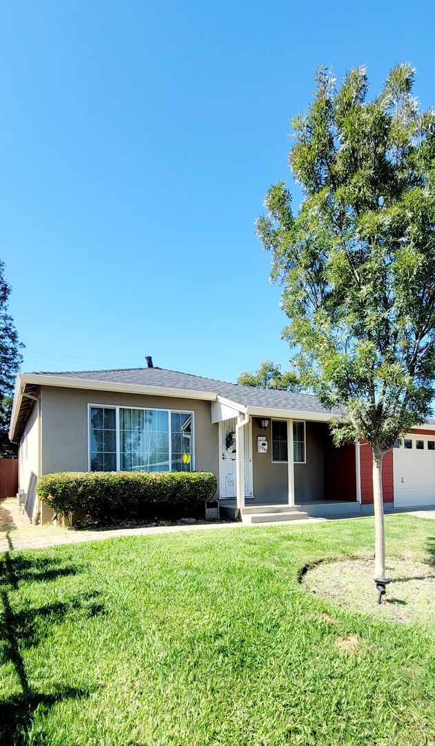 Building Photo - 5000 Bradford Dr