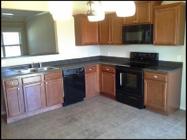 Building Photo - 14505 Parkway Cir