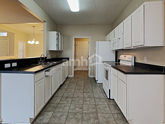 Building Photo - 525 Amsonia Circle