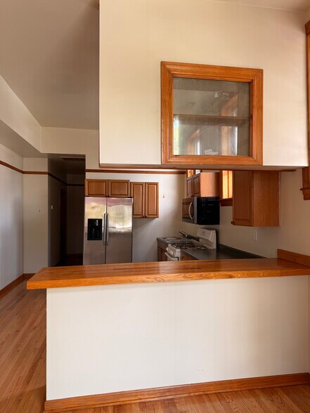 Kitchen - 3856 N Bernard St