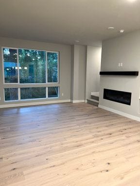 Building Photo - Modern 3Bed/2Bath PLUS 2 car garage Townhome in Bellevue!