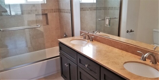 Building Photo - Amazing 2-Story 4 Bdr 3 Bath Family Home i...