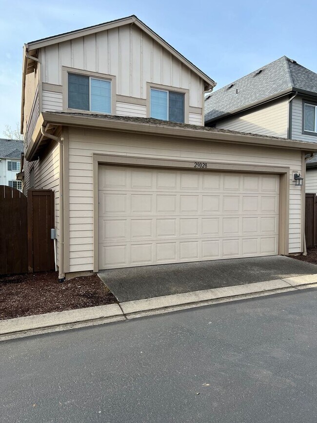 Building Photo - 3 bed/2.5 bath home in the Wonderful Ville...