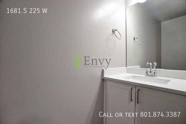 Building Photo - 1681 S 225 E