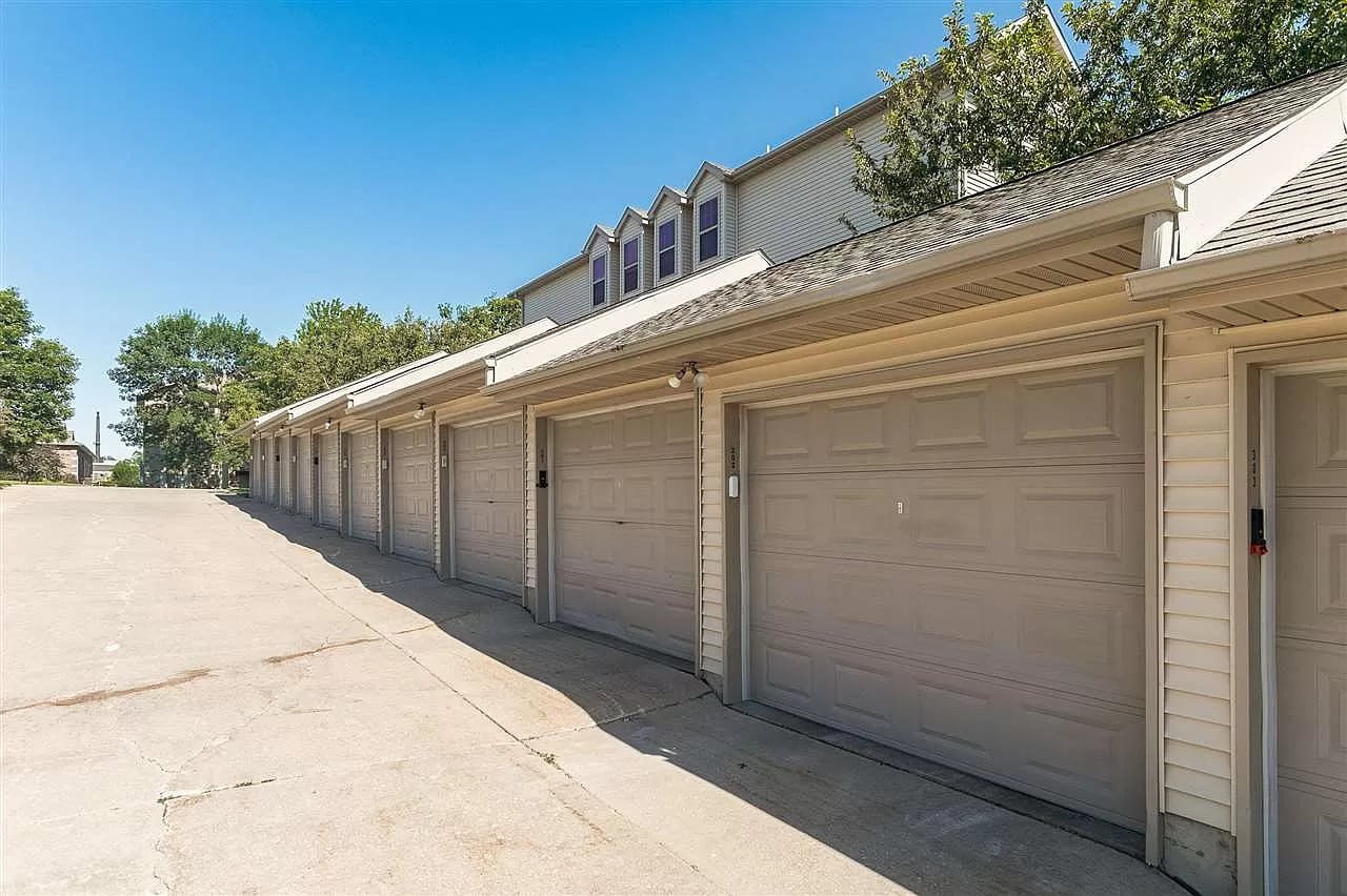 Detached Garage - 68 Westside Dr
