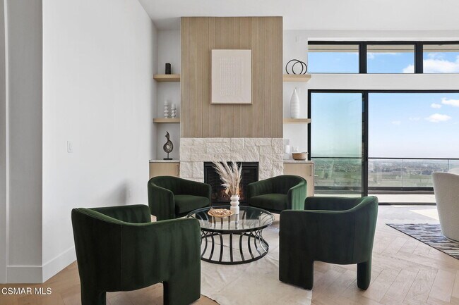 Building Photo - 697 Via Cielito