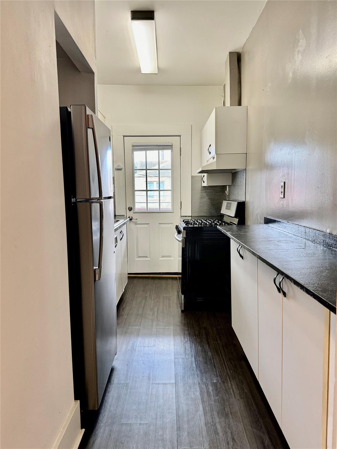 Building Photo - 2010 Crocker St