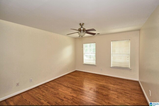 Building Photo - 133 Shine Dr