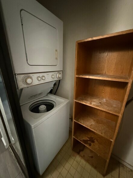 Building Photo - 2350 Alta Garden Ln