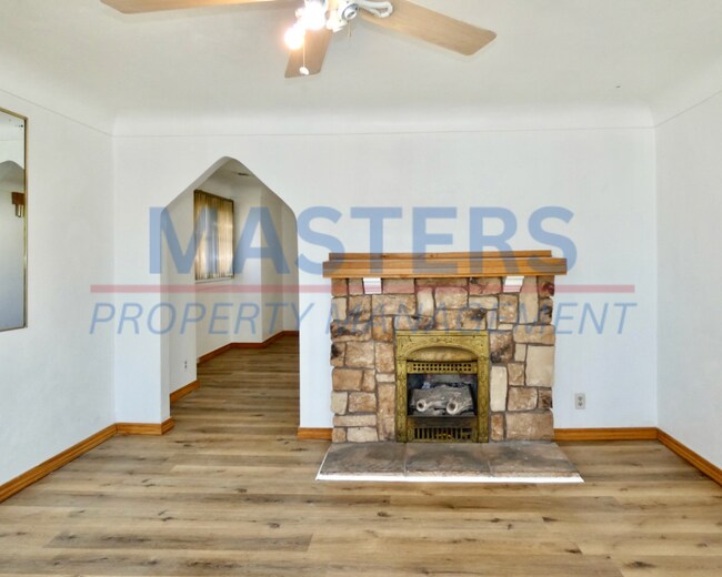 Building Photo - 1026 Oakwood Ave