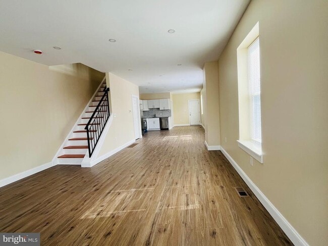 Building Photo - 633 S 57th St