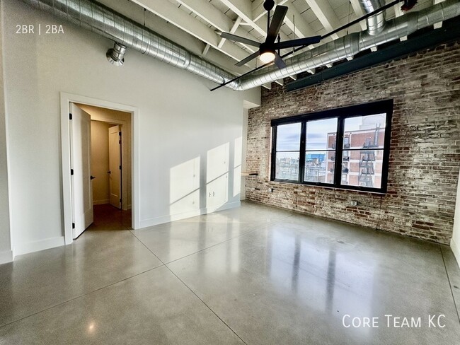 Building Photo - Downtown Penthouse For Rent with Private R...