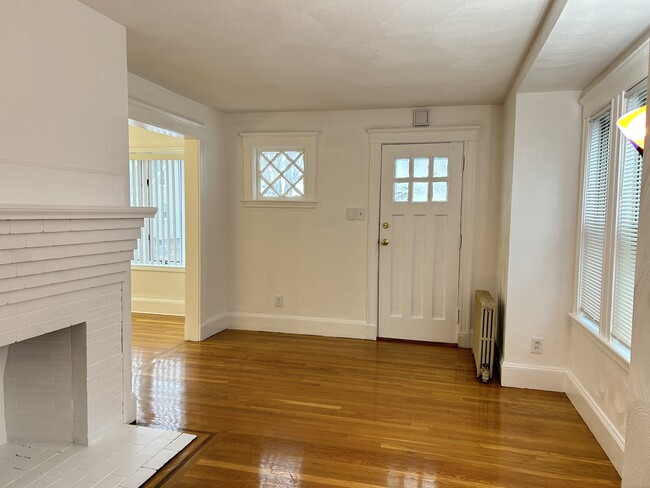 Building Photo - 80 Montclair Ave