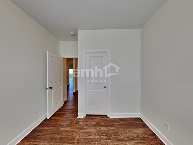Building Photo - 4400 Erabele Dr