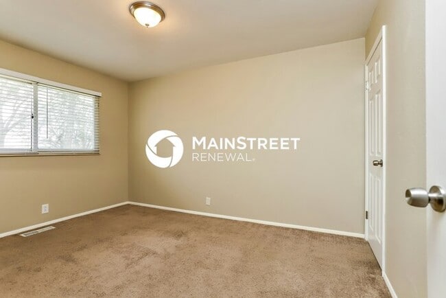 Building Photo - 4 Bedroom Pet-Friendly Home in Florissant,...