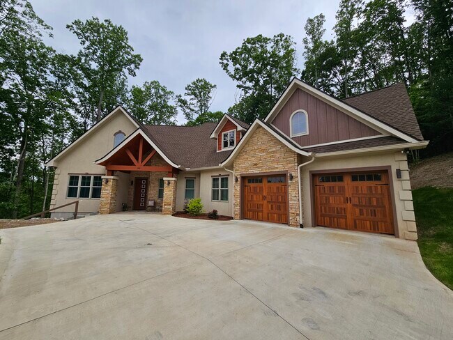 Primary Photo - 281 Judson Ridge Rd