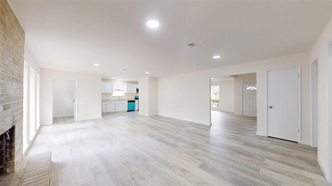 Building Photo - 2218 Poplar Park Dr