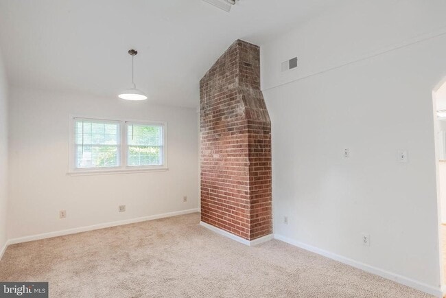 Building Photo - 5008 Treetop Ln