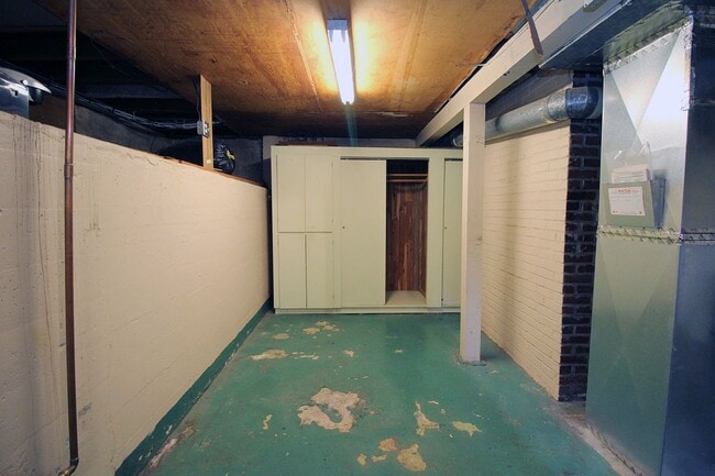 Building Photo - 2718 SE 58th Ave