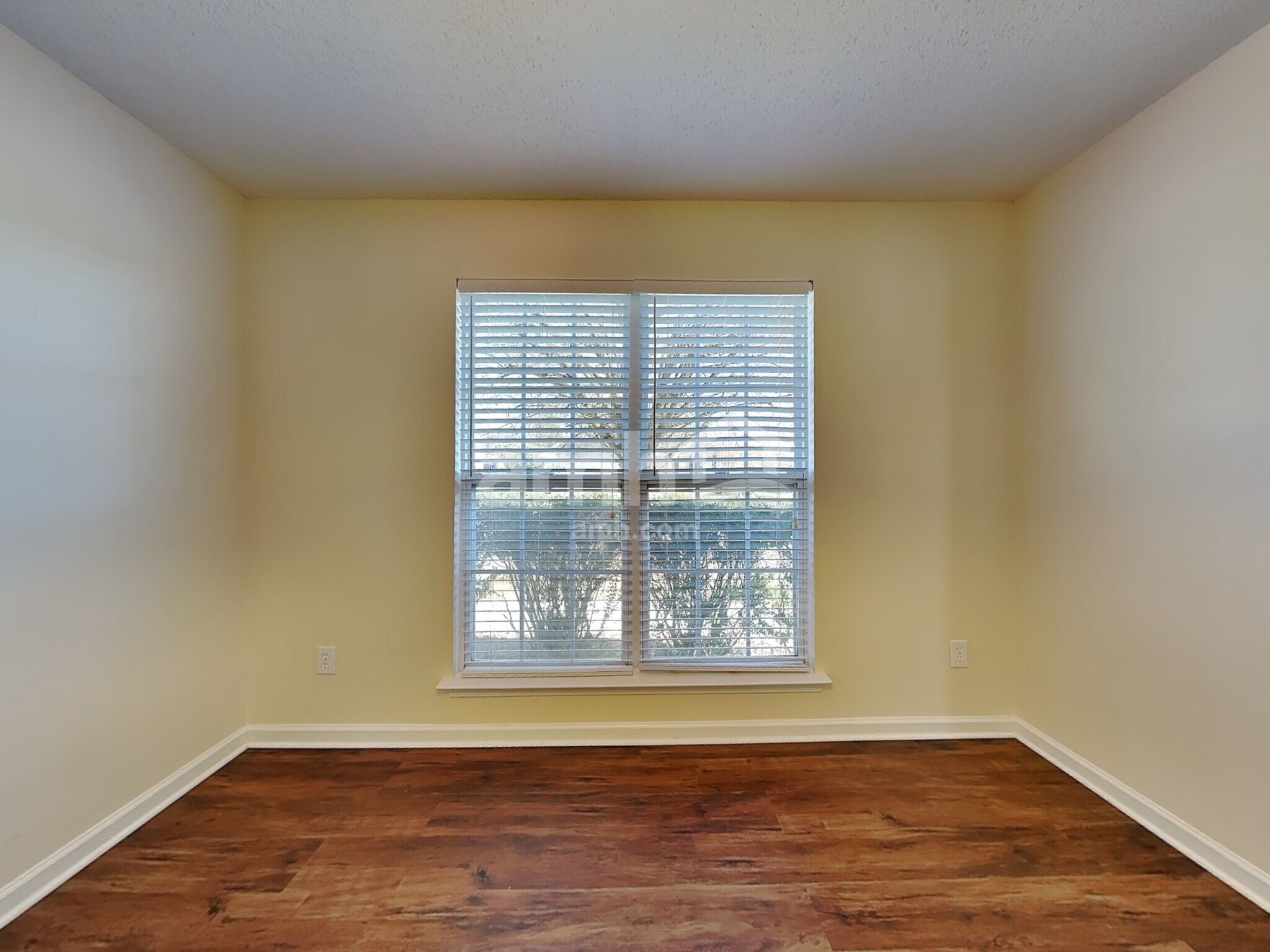 Building Photo - 2911 Firethorn Dr