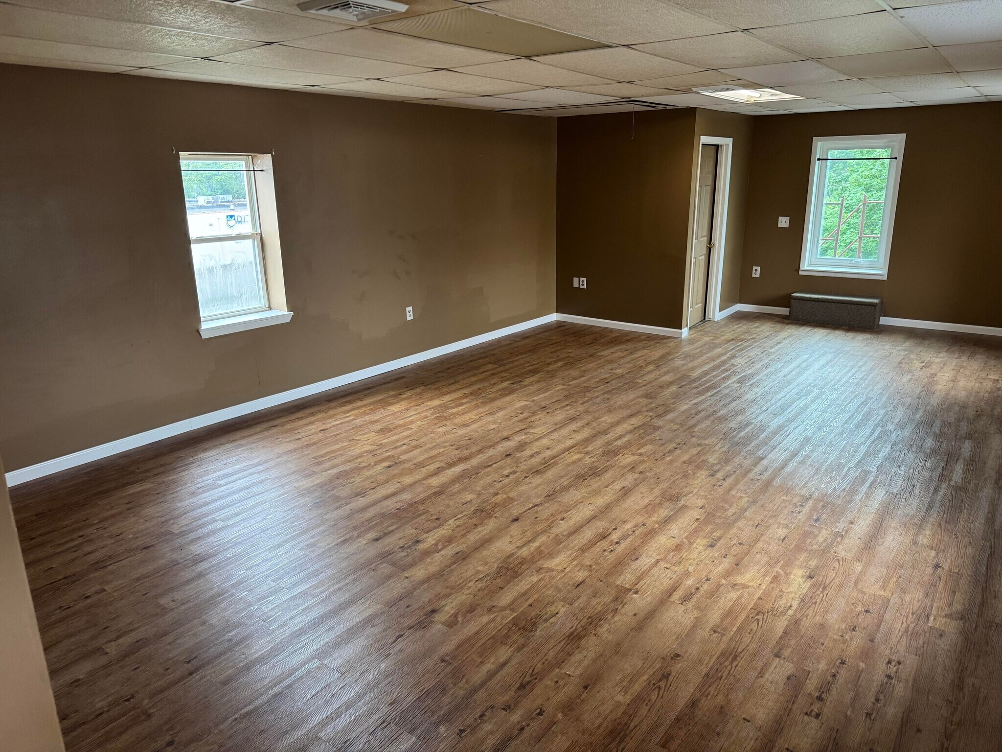 living room - 207 N 1st St