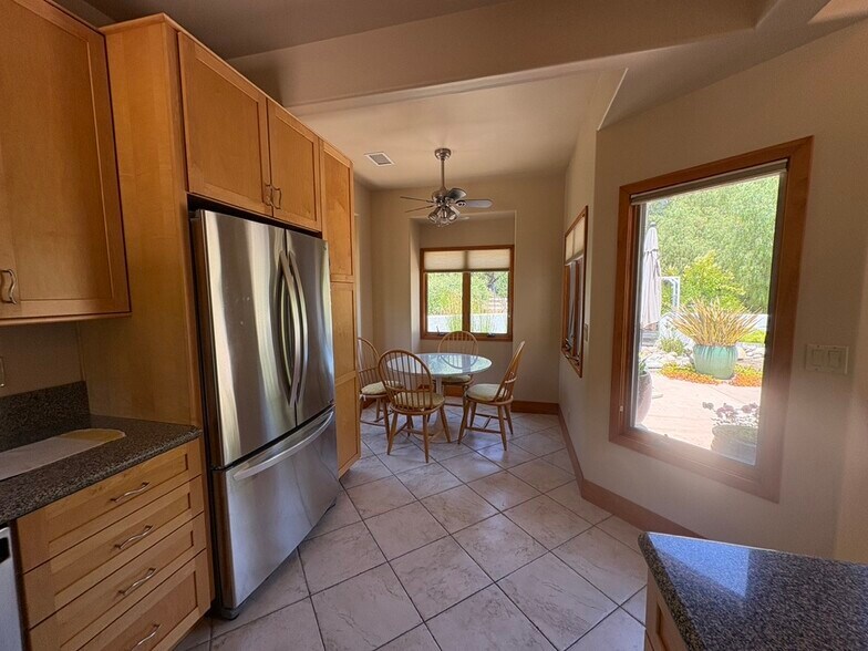 Building Photo - 340A Longhorn Ln