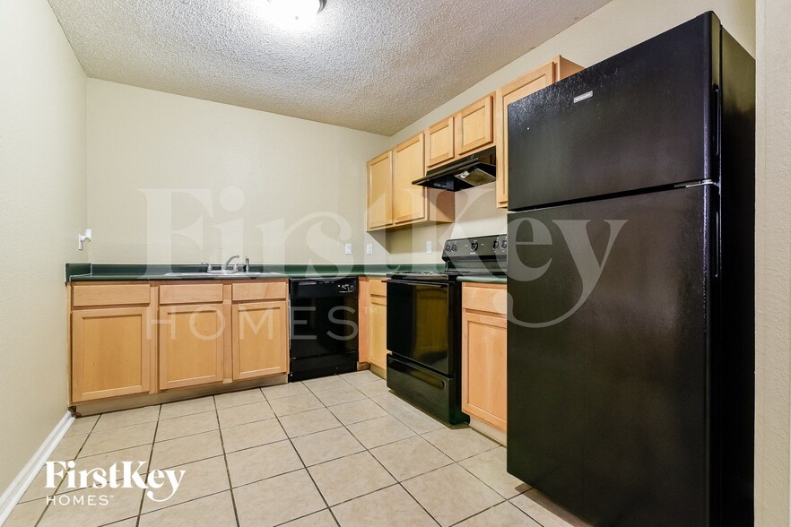 Building Photo - 5264 Austral Dr