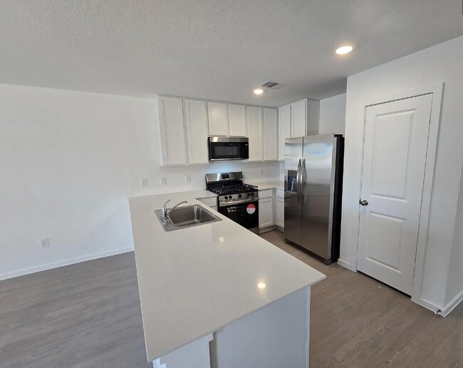 Building Photo - 430 Southern Magnolia Wy