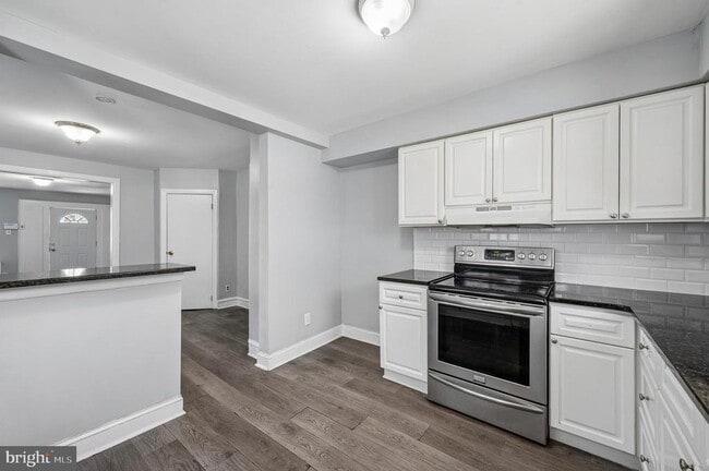 Building Photo - 65 Hartley Rd