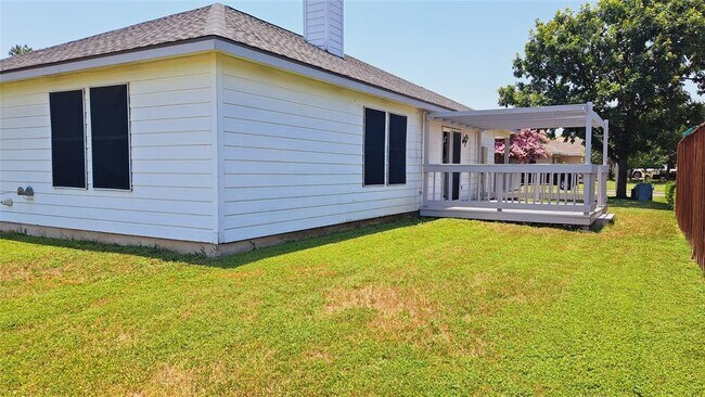 Building Photo - 804 Moon Glow Dr