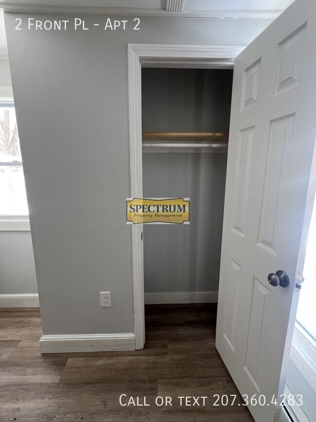 Building Photo - 2 Front Pl