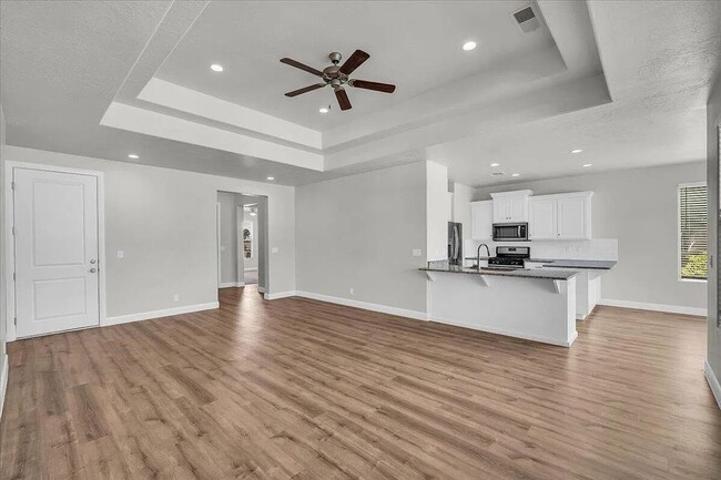 Building Photo - Coral Canyon Living! 3 Bedroom Home with C...