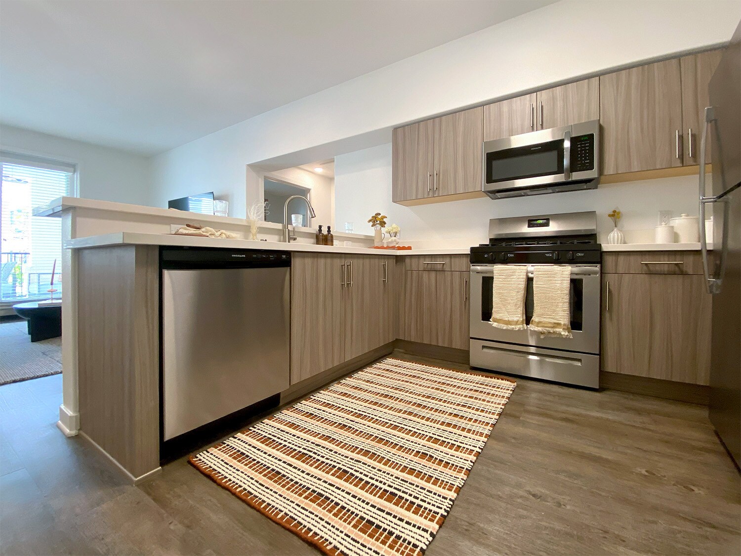 Building Photo - Rendezvous