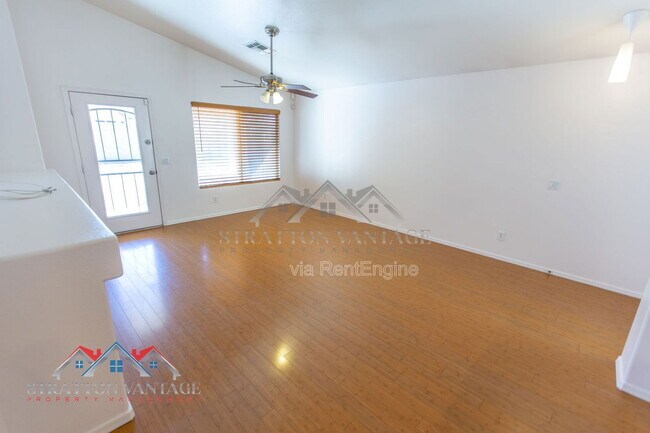 Building Photo - 8039 W Alex Ave