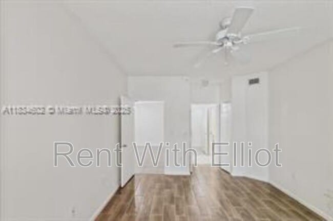 Building Photo - 6952 SW 39th St