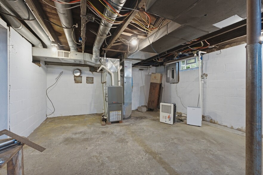 Building Photo - 2877 Pickle Rd
