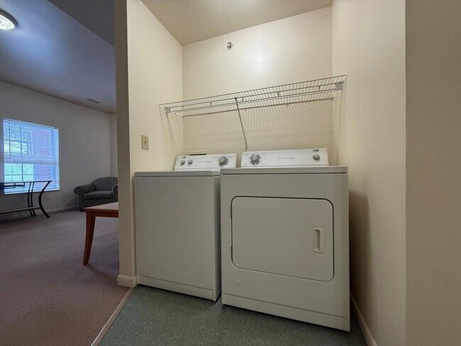 Building Photo - 1950 W 1st St