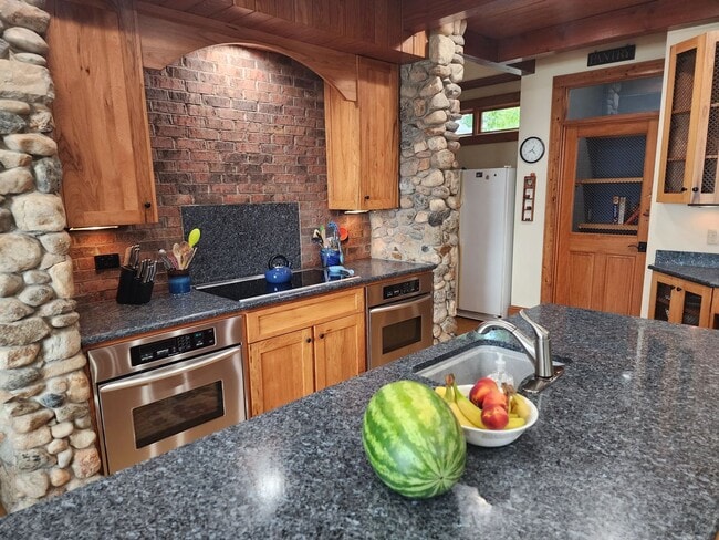 Building Photo - Fully Furnished Lakefront Home