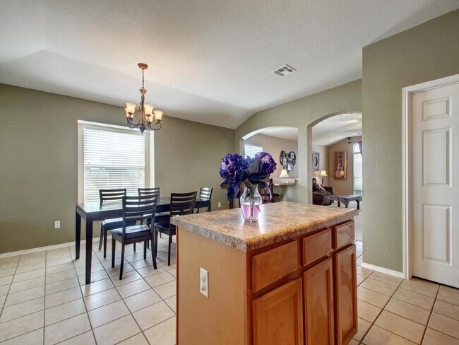 Building Photo - 4101 Pebble Ridge Cove