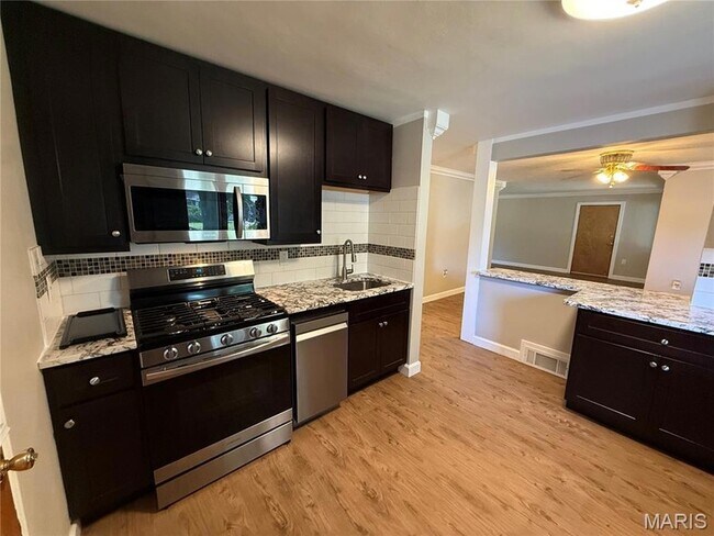 Building Photo - 6321 Monterey Dr