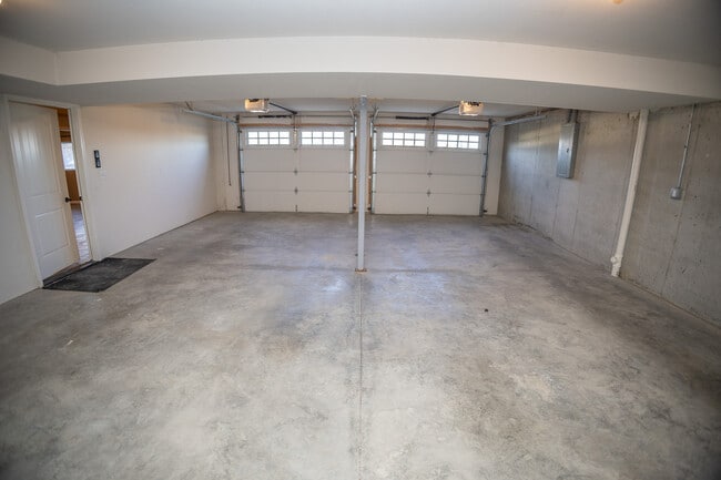 Building Photo - 4055 Westminister Dr