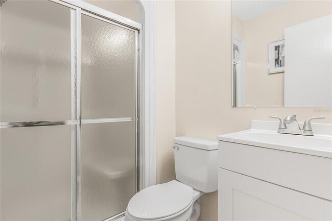 Building Photo - 2707 Lakewood Ln