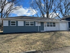 Building Photo - 3 Bedroom Beautifully updated Ranch