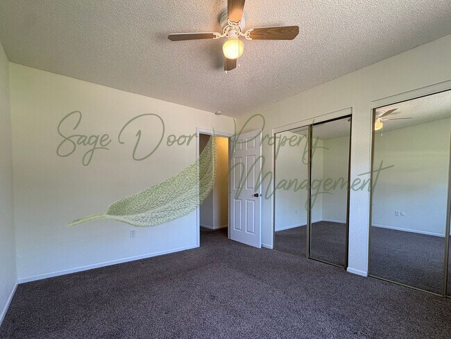 Building Photo - SPACIOUS TOWNHOME WITH GARAGE!!!