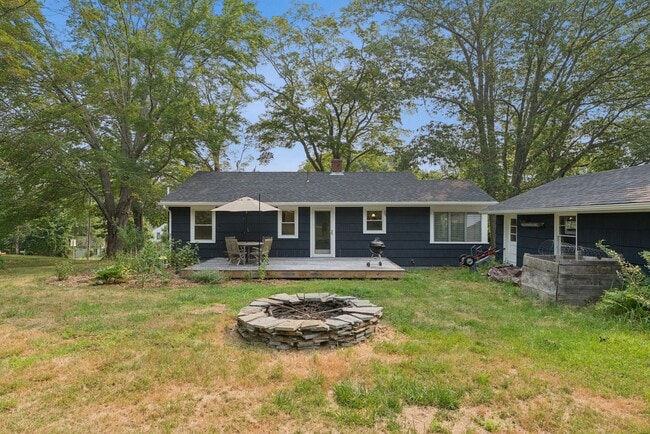 Building Photo - 67 Cutts Rd
