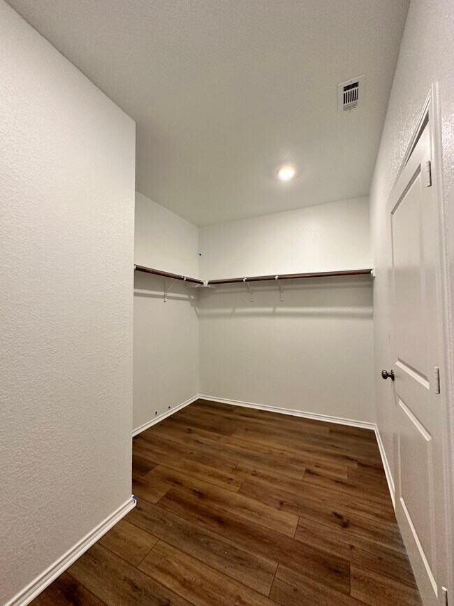 Building Photo - 112 Golden Grove Pky