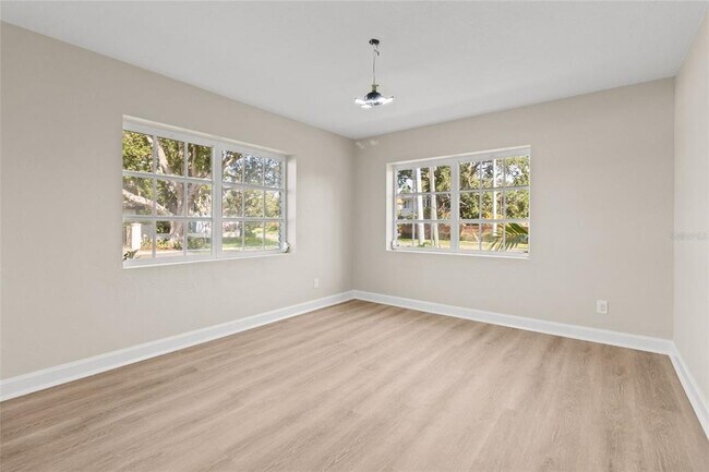 Building Photo - 11 Brightwaters Cir NE