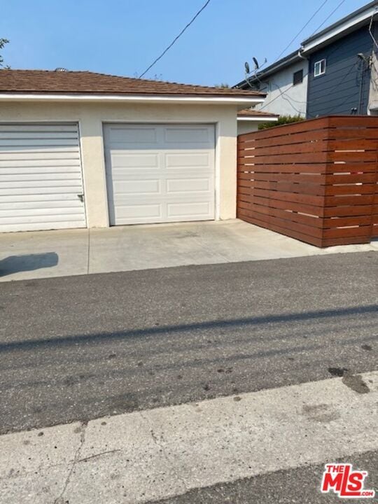 Building Photo - 5561 Inglewood Blvd