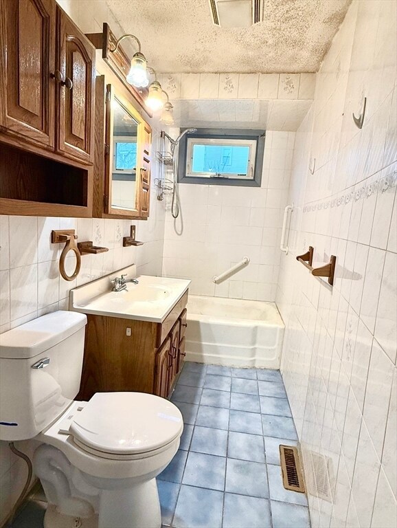 Building Photo - 87 Hathaway St