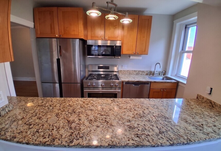 Building Photo - 1954 Columbia Rd NW